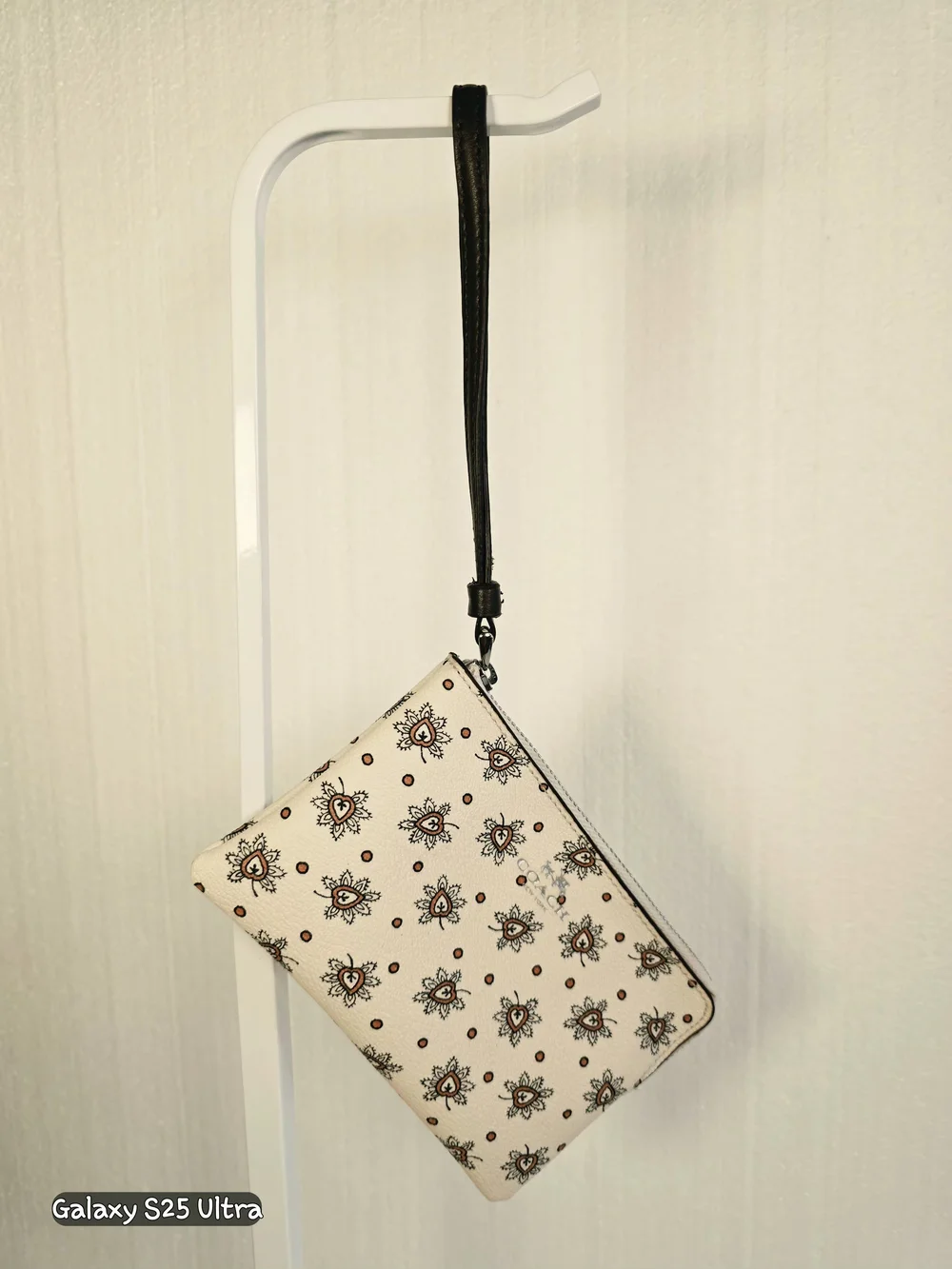 Coach Forest Bud Corner Zip Wristlet Canvas Heart Floral F13315 Pristine